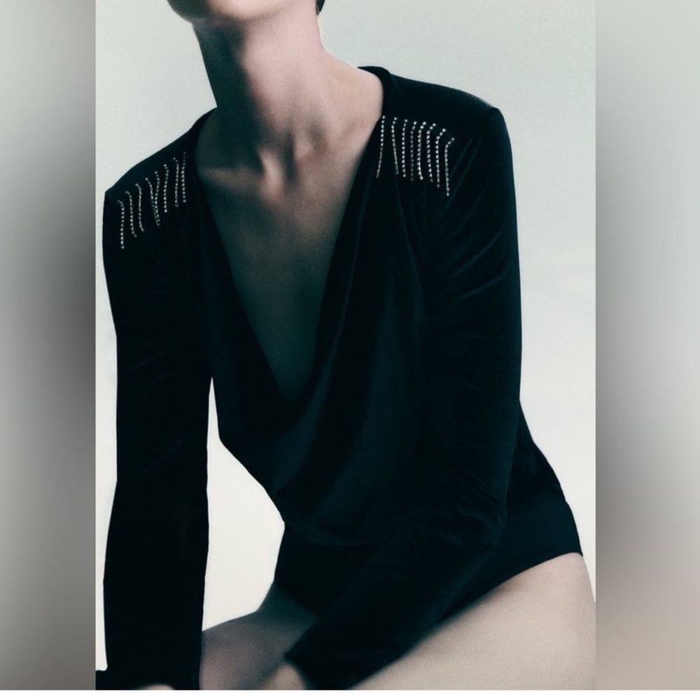 Zara NWT black velvet velour, shoulder padded tassel detail long sleeve bodysuit - Picture 3 of 5